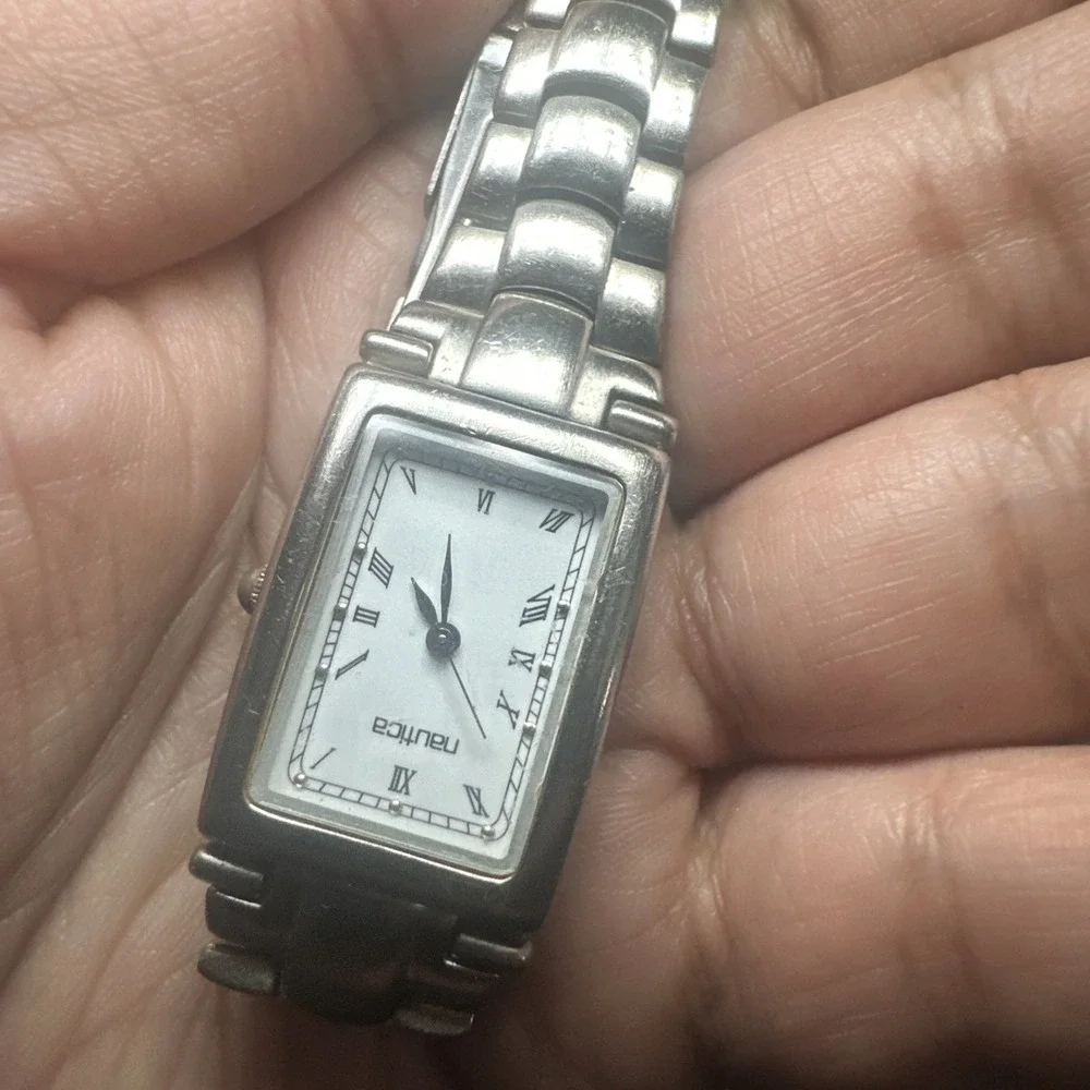 Working VTG Nautica Ladies Watch Silver Tone Quartz New Battery 21mm Fit 6.25
